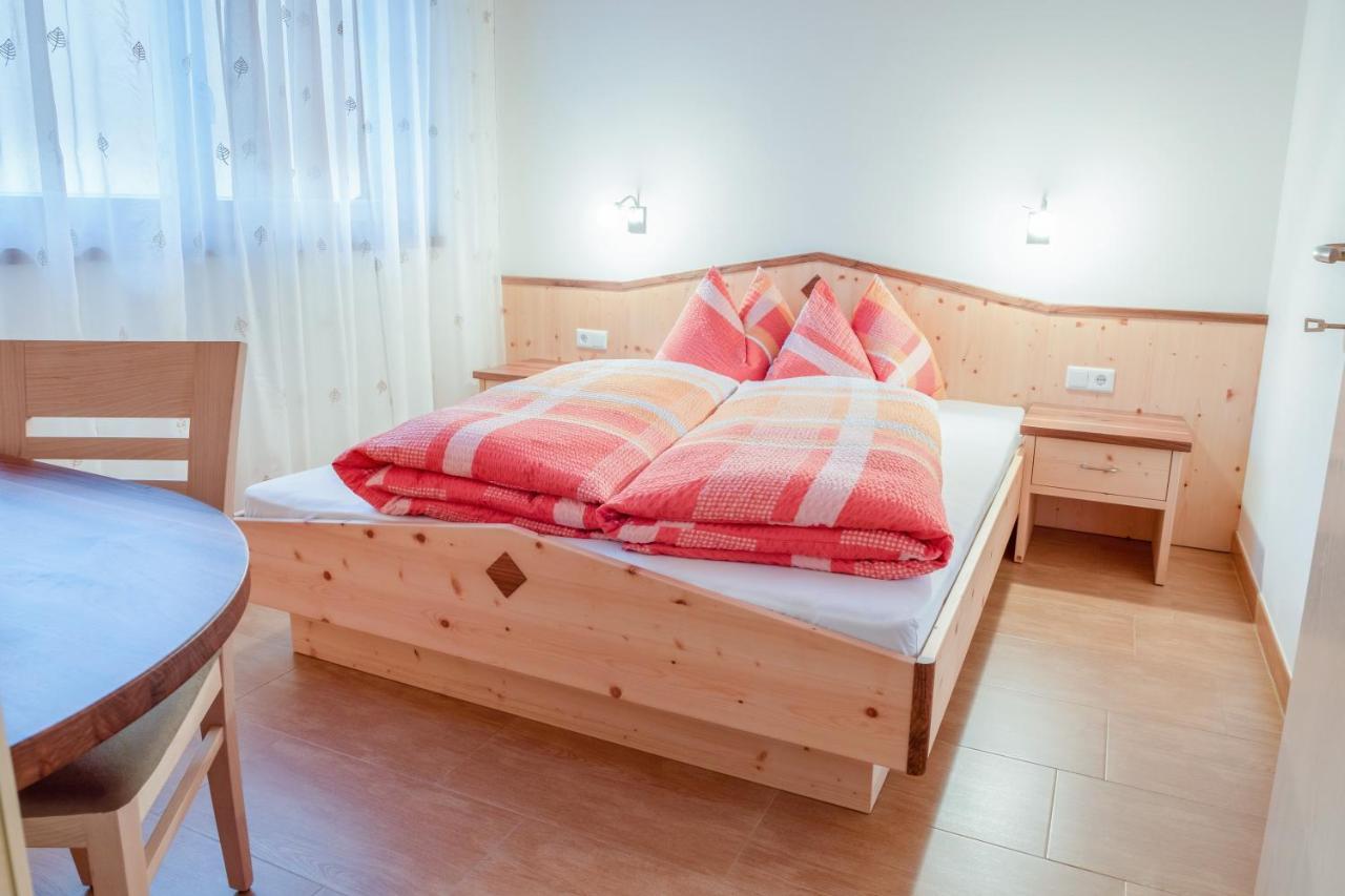 Hofschenke Pfeiftal - Bergwiese San Martino In Passiria  Ngoại thất bức ảnh